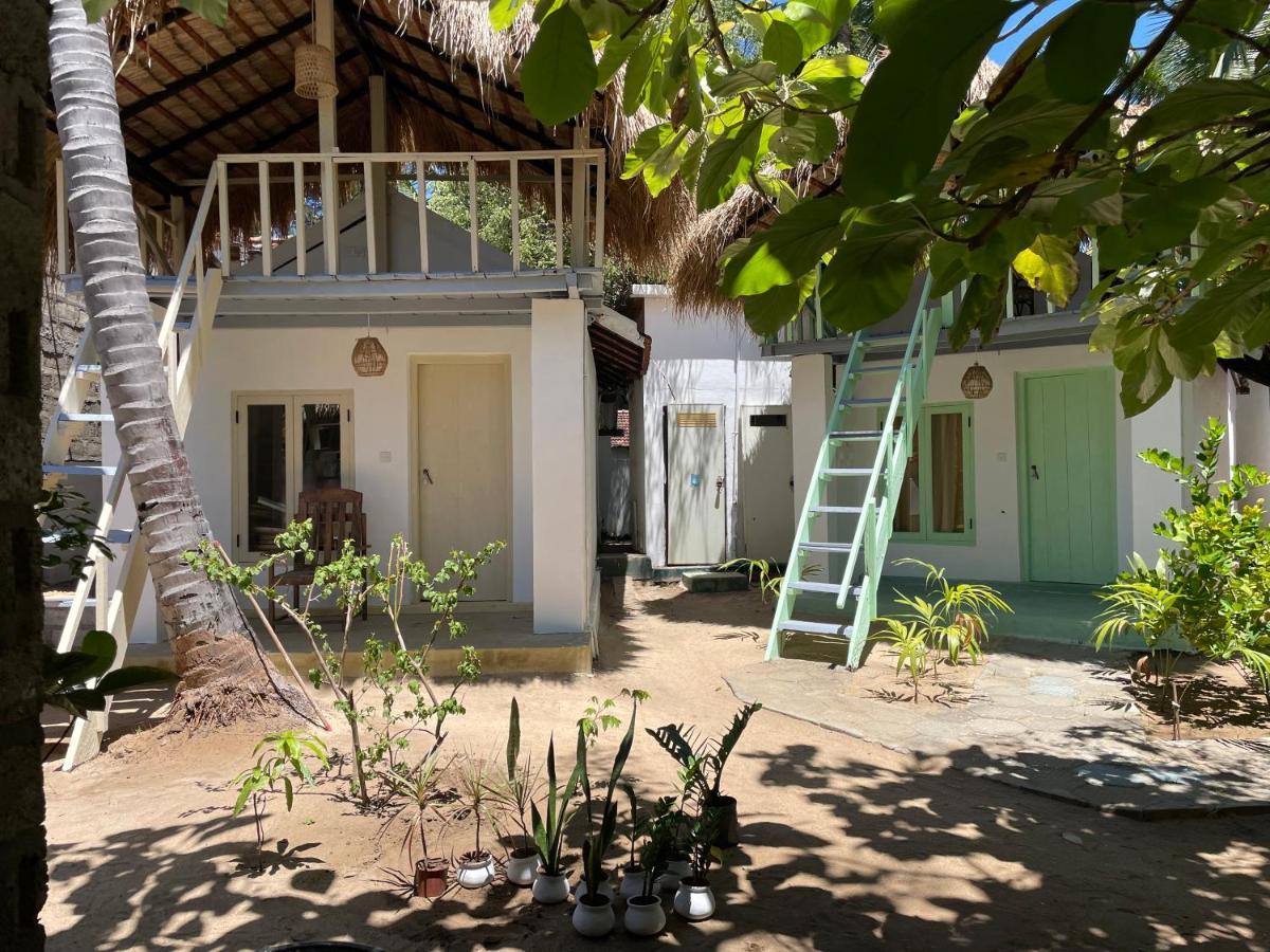 Banana Surf House 호텔 아루감 베이 외부 사진